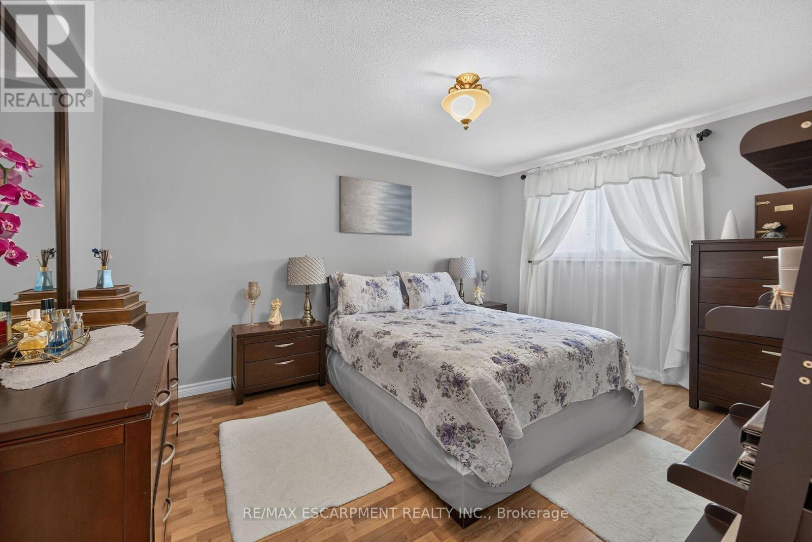 49 Brookstream Court, Hamilton, ON - Indoor Photo Showing Bedroom