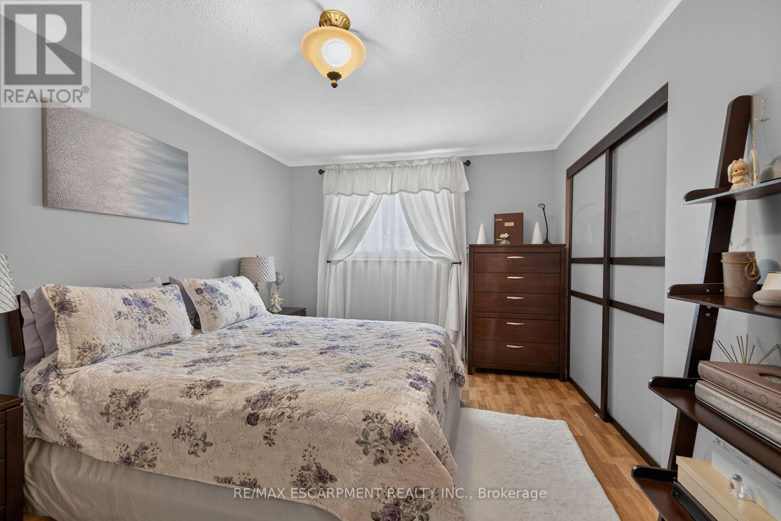 49 Brookstream Court, Hamilton, ON - Indoor Photo Showing Bedroom