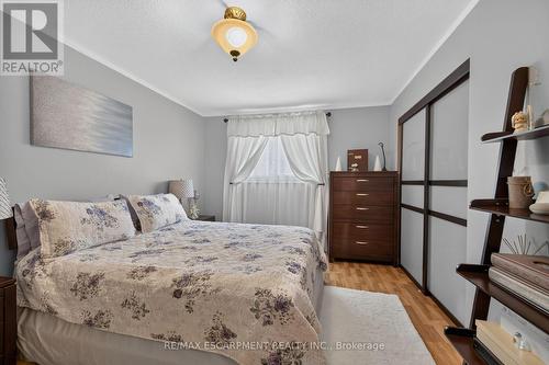49 Brookstream Court, Hamilton, ON - Indoor Photo Showing Bedroom