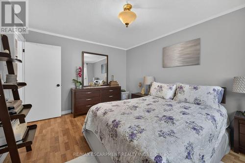 49 Brookstream Court, Hamilton, ON - Indoor Photo Showing Bedroom