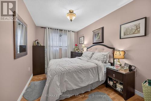49 Brookstream Court, Hamilton, ON - Indoor Photo Showing Bedroom