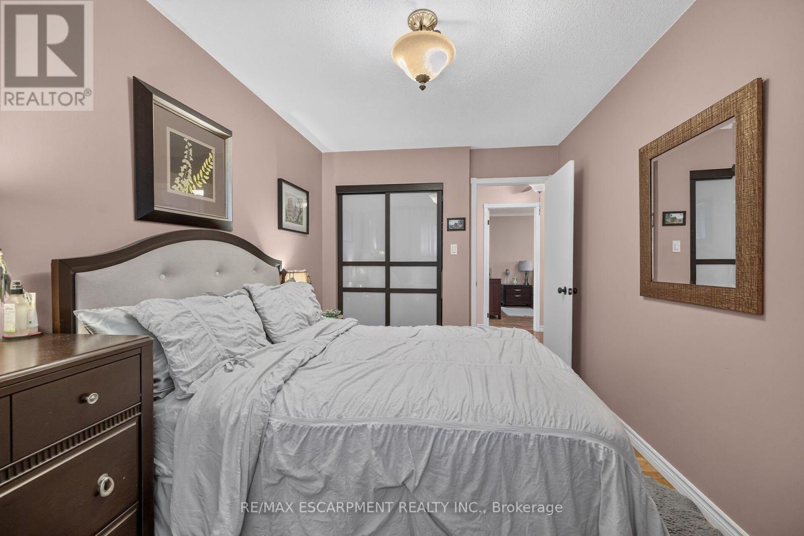 49 Brookstream Court, Hamilton, ON - Indoor Photo Showing Bedroom