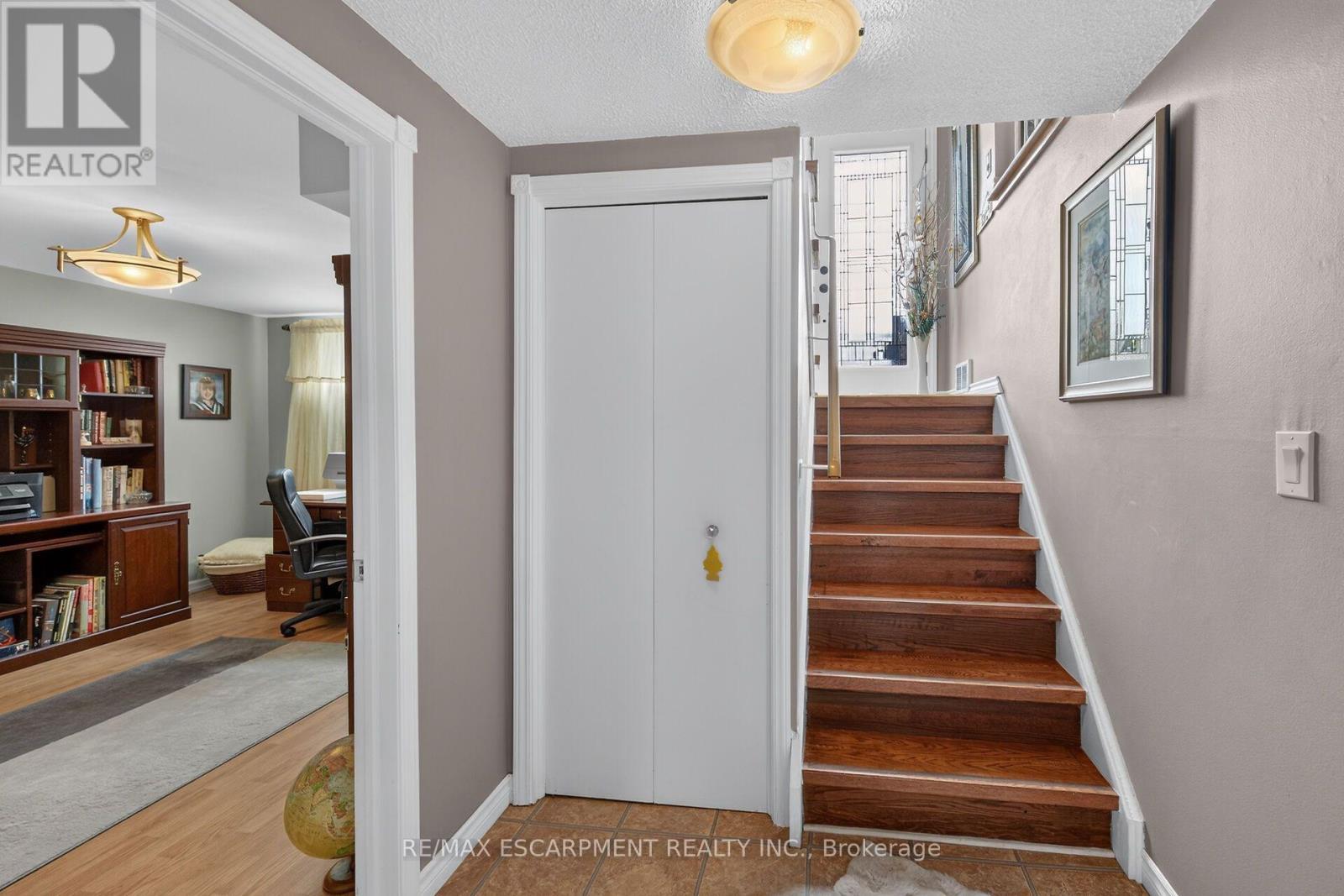 49 Brookstream Court, Hamilton, ON - Indoor Photo Showing Other Room