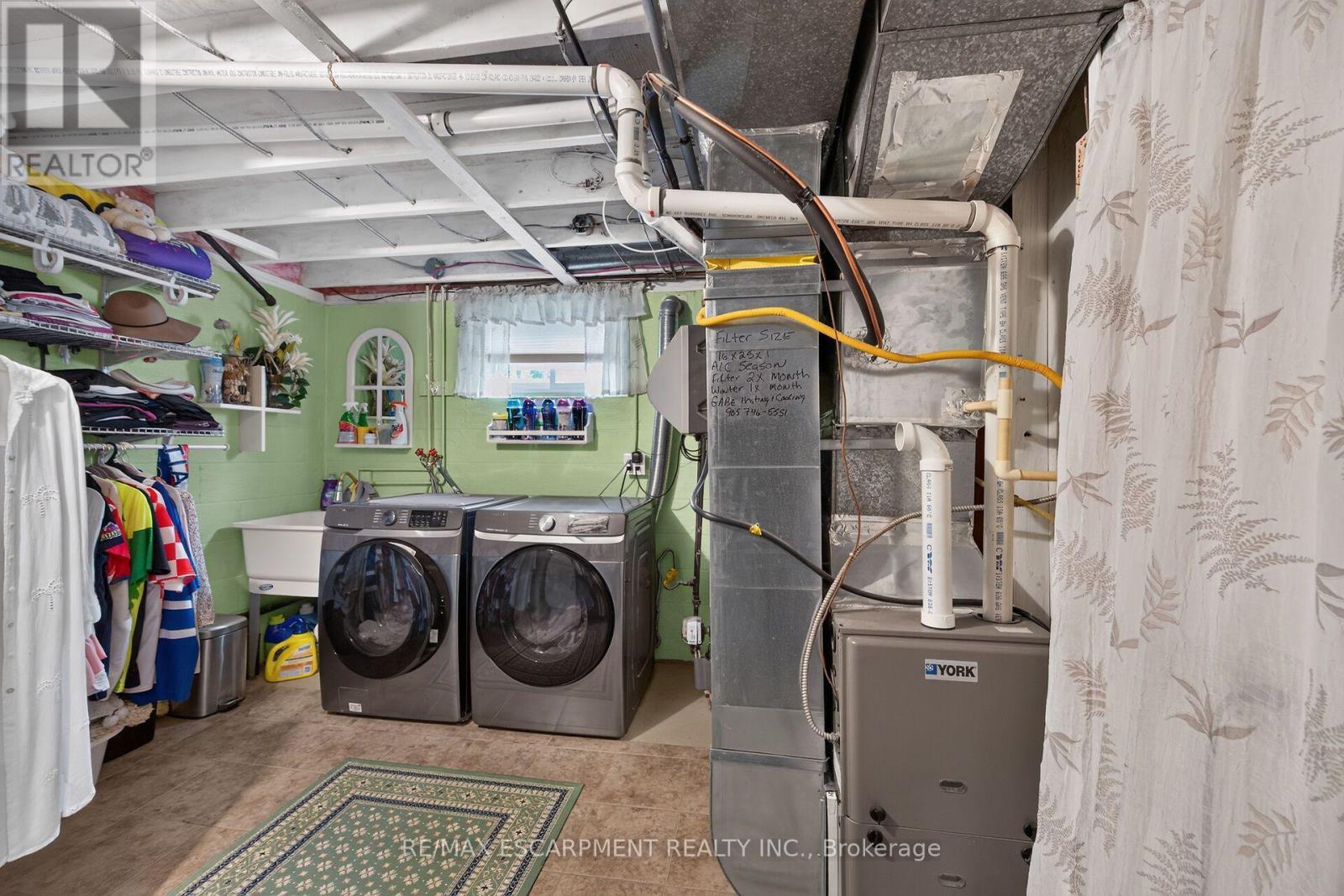 49 Brookstream Court, Hamilton, ON - Indoor Photo Showing Laundry Room