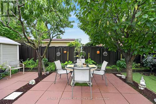 49 Brookstream Court, Hamilton, ON - Outdoor