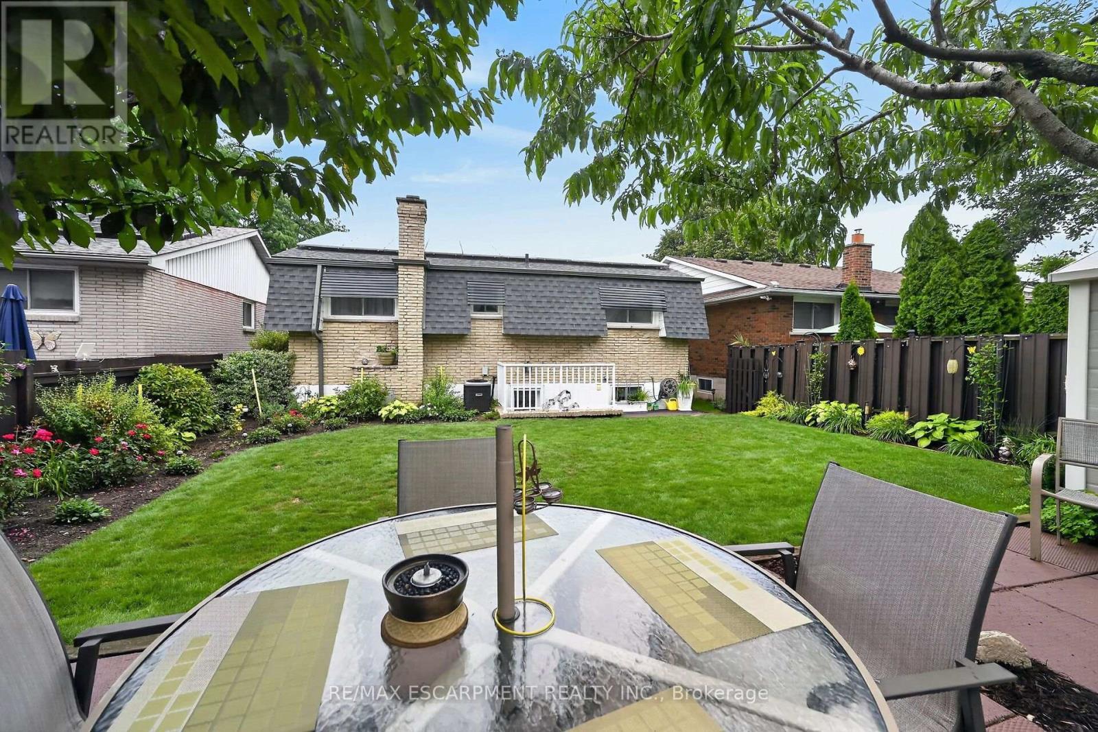 49 Brookstream Court, Hamilton, ON - Outdoor