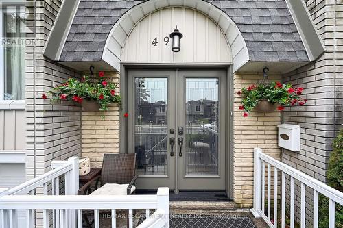 49 Brookstream Court, Hamilton, ON - Outdoor