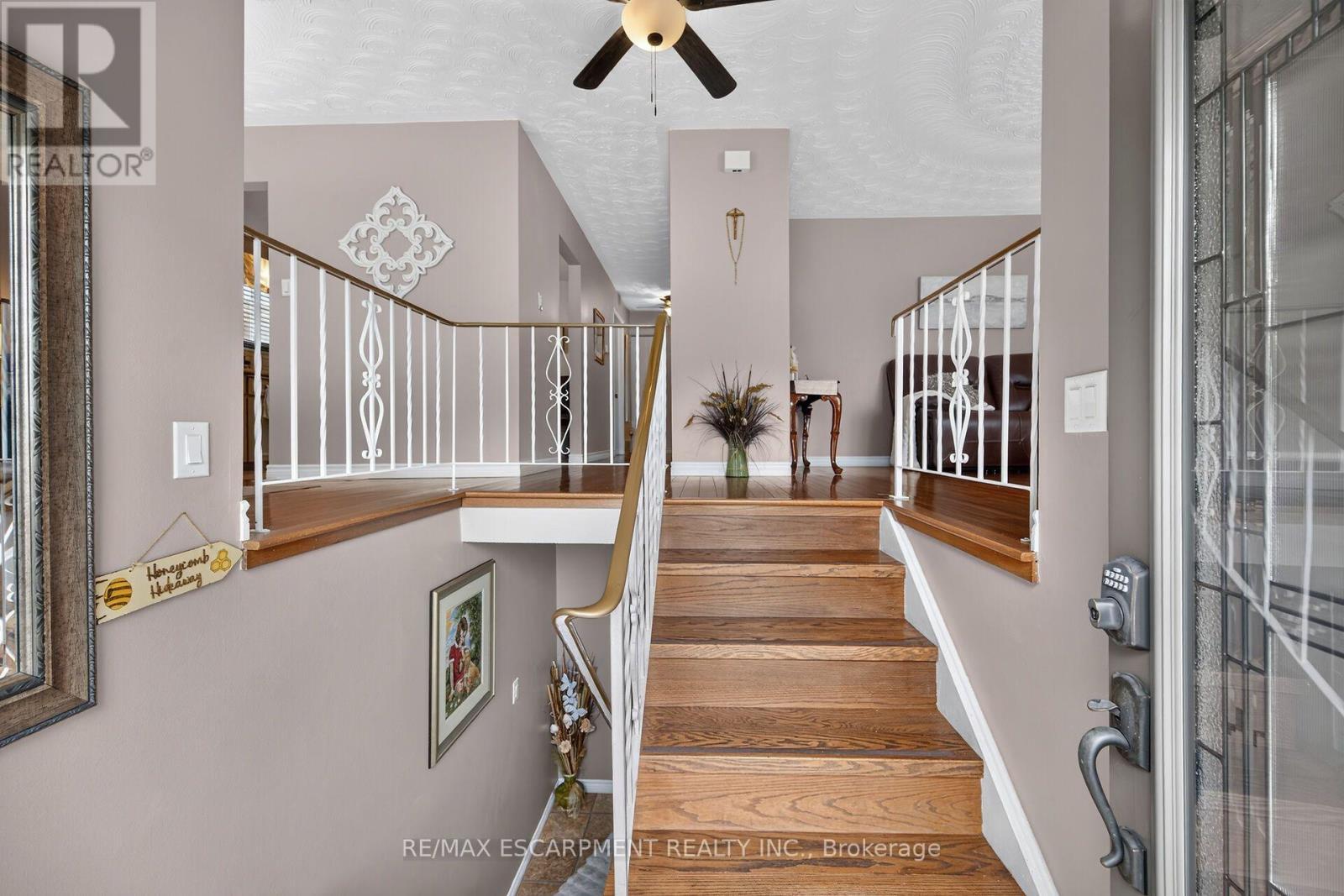 49 Brookstream Court, Hamilton, ON - Indoor Photo Showing Other Room