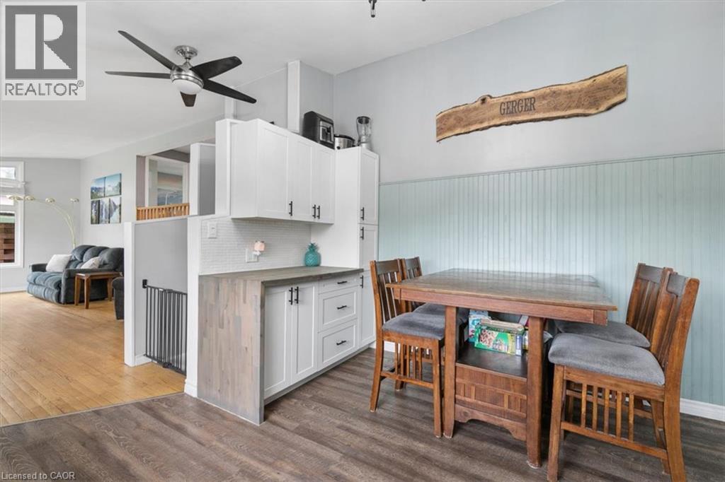 14 Cambridge Avenue, Kitchener, ON - Indoor Photo Showing Dining Room
