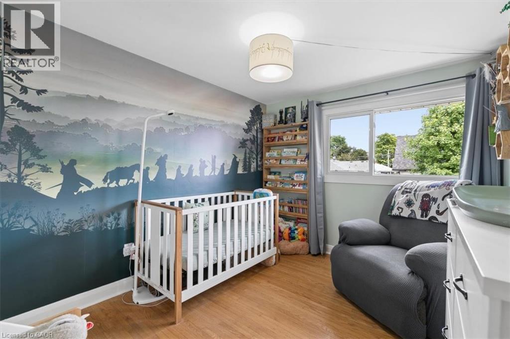 14 Cambridge Avenue, Kitchener, ON - Indoor Photo Showing Bedroom