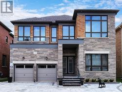 216 SUNSET VISTA COURT E Aurora, ON L4G 3Y1