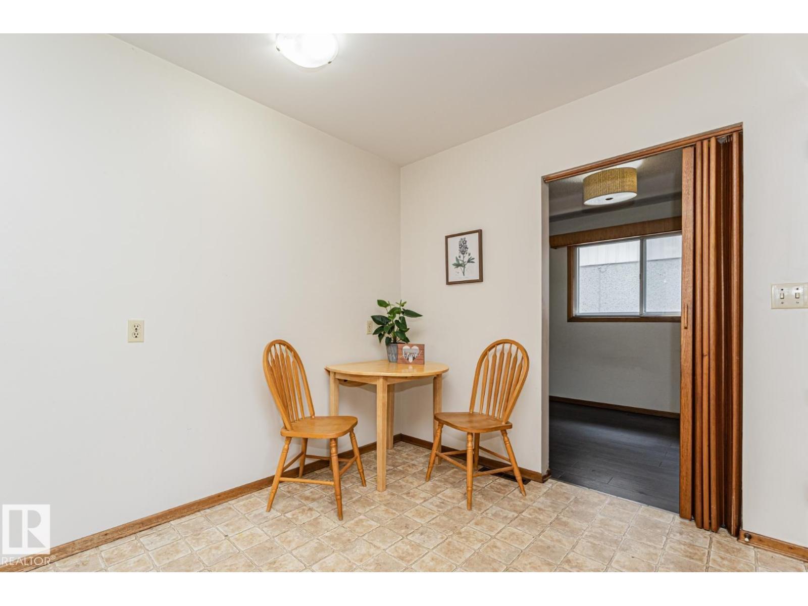 10726 70 Av Nw, Edmonton, AB