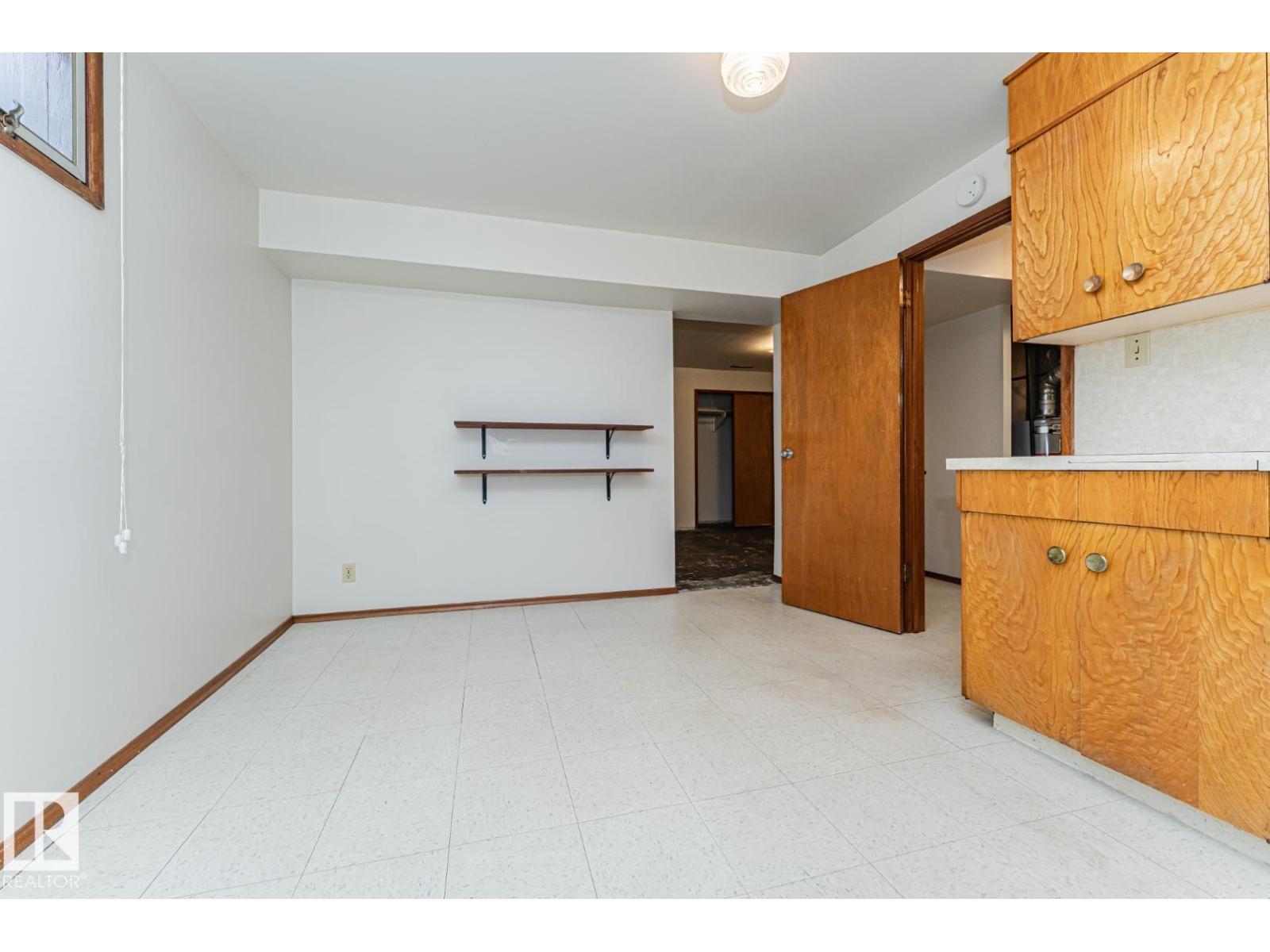 10726 70 Av Nw, Edmonton, AB