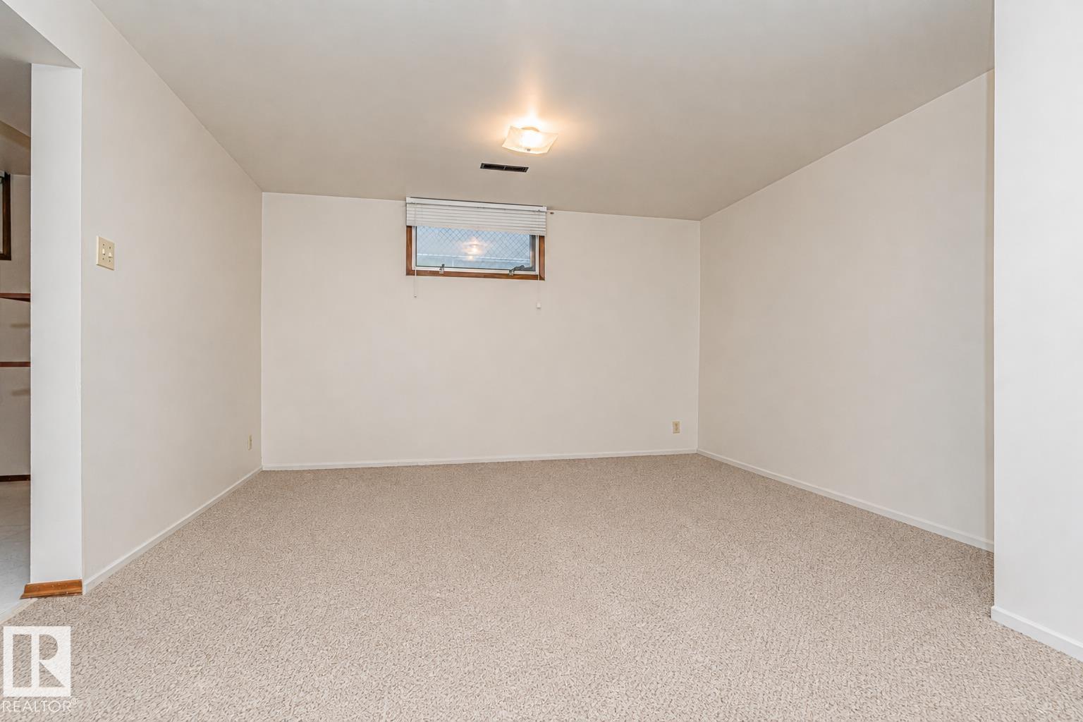 10726 70 Av Nw, Edmonton, AB