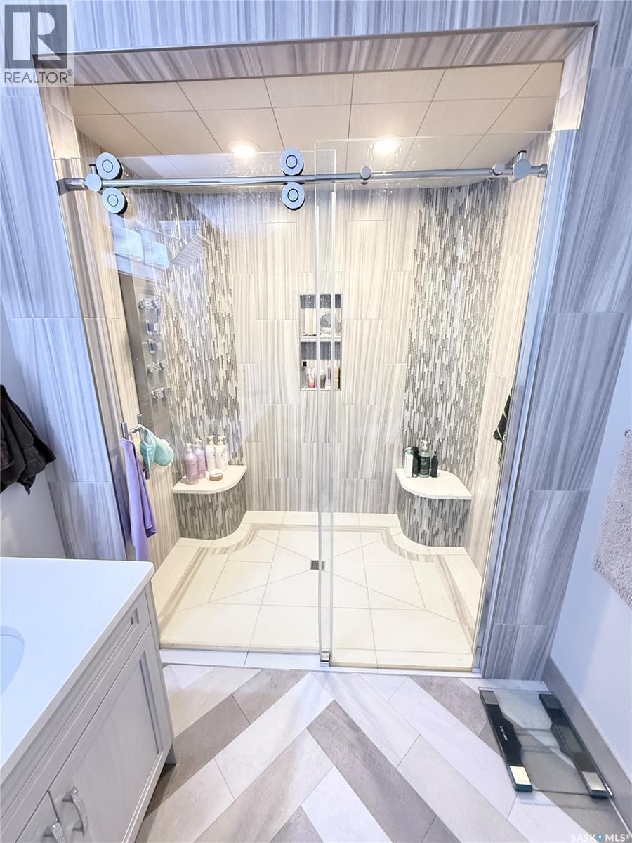 3 Mclelland Bay, Weyburn, SK - Indoor