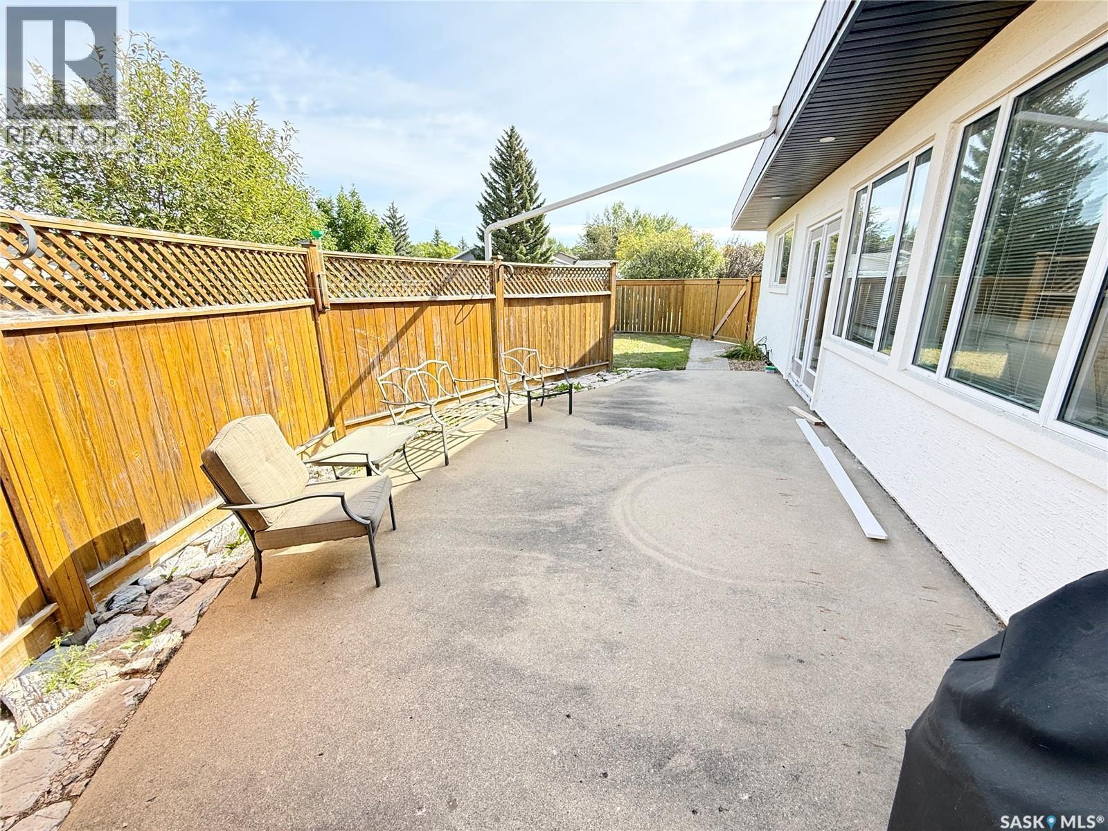 3 Mclelland Bay, Weyburn, SK - Outdoor With Deck Patio Veranda