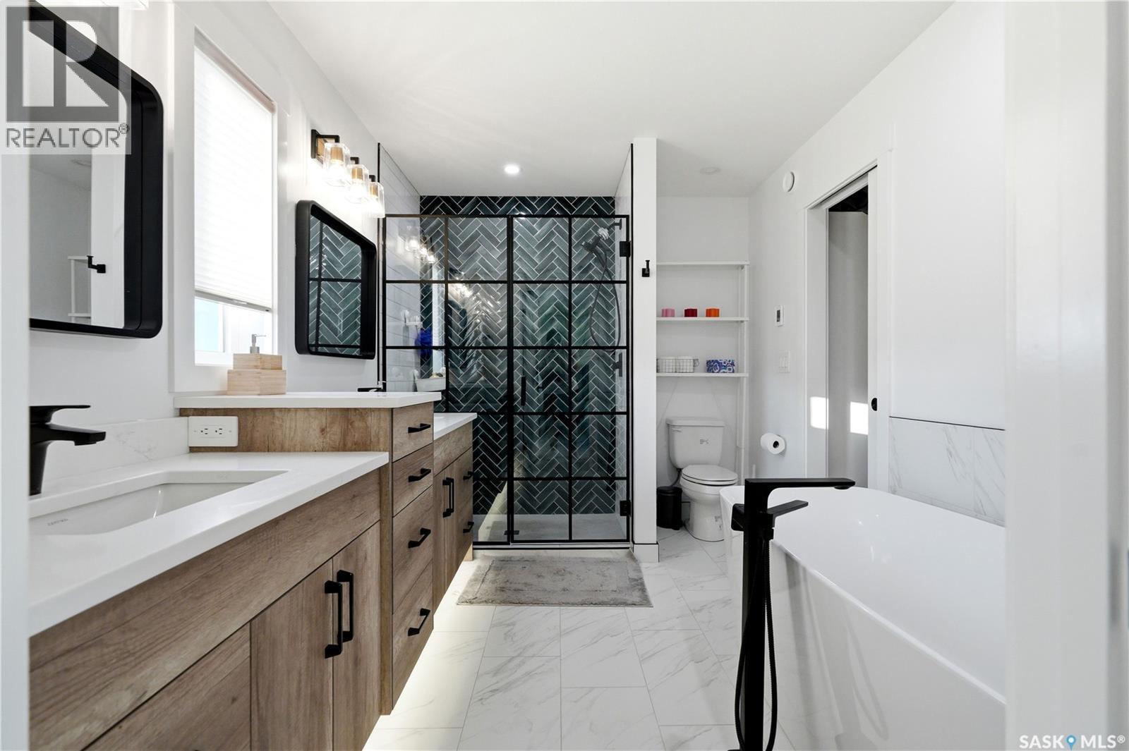 302 Chelsom Manor, Saskatoon, SK - Indoor Photo Showing Bathroom