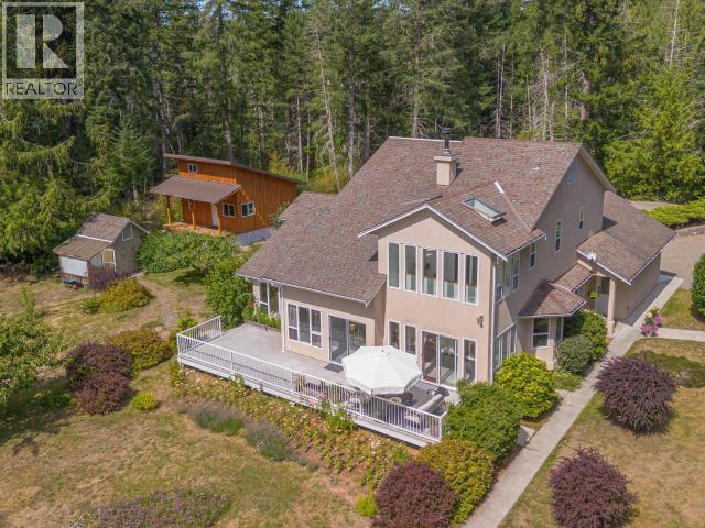 9350 Malaspina Rd, Powell River, BC - Outdoor