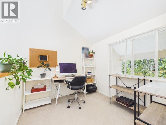 9350 Malaspina Rd, Powell River, BC - Indoor Photo Showing Office