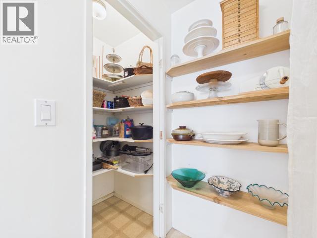 9350 Malaspina Rd, Powell River, BC - Indoor