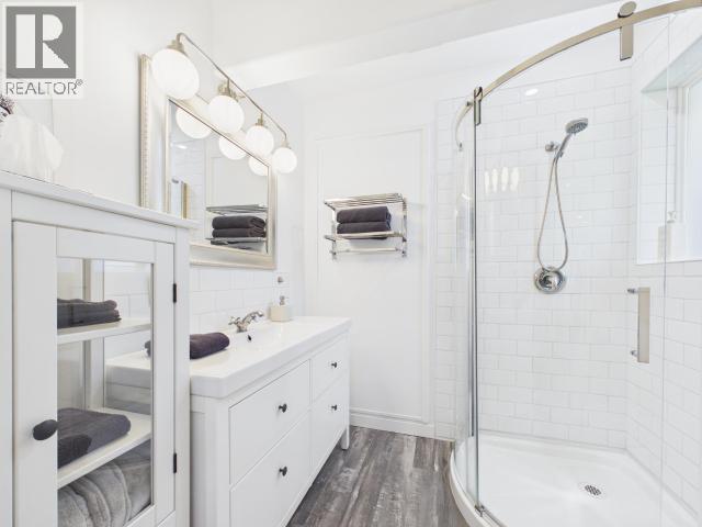 9350 Malaspina Rd, Powell River, BC - Indoor Photo Showing Bathroom