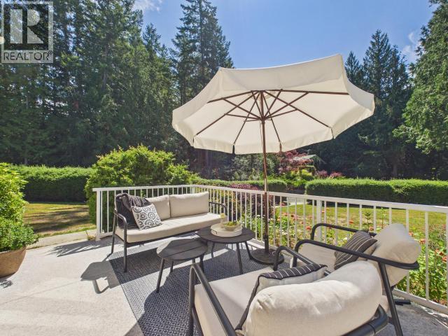 9350 Malaspina Rd, Powell River, BC - Outdoor With Deck Patio Veranda