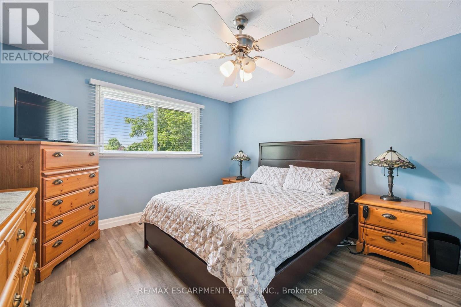 847 Doon Village Road, Kitchener, ON - Indoor Photo Showing Bedroom