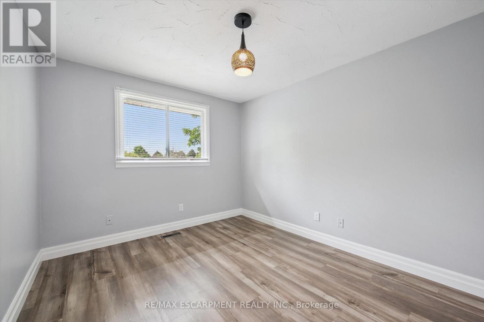 847 Doon Village Road, Kitchener, ON - Indoor Photo Showing Other Room