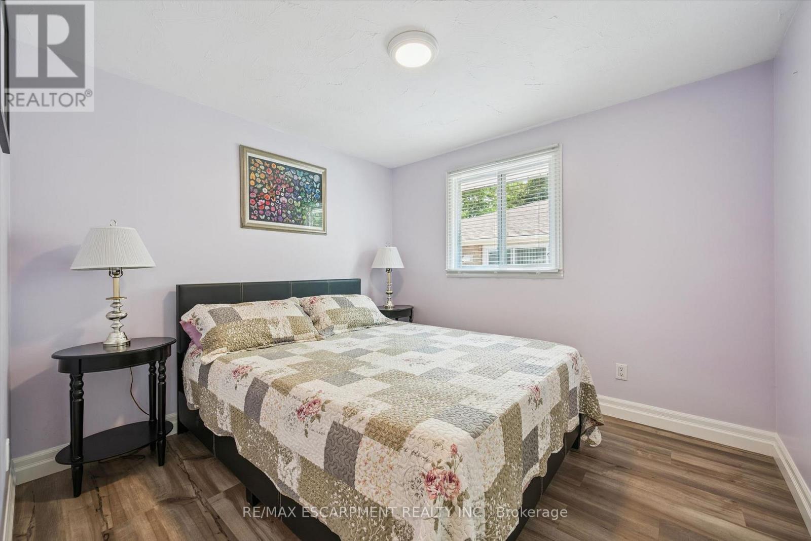 847 Doon Village Road, Kitchener, ON - Indoor Photo Showing Bedroom