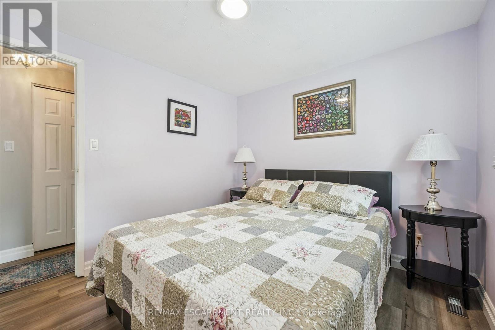847 Doon Village Road, Kitchener, ON - Indoor Photo Showing Bedroom