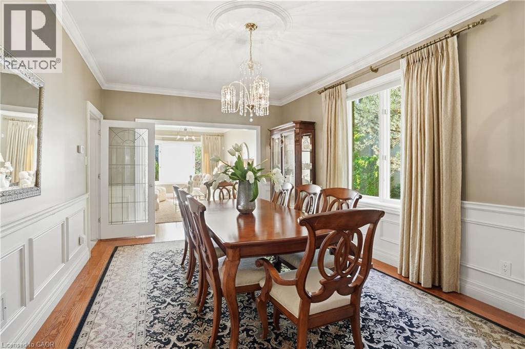 1121 Forestvale Drive, Burlington, ON - Indoor Photo Showing Dining Room