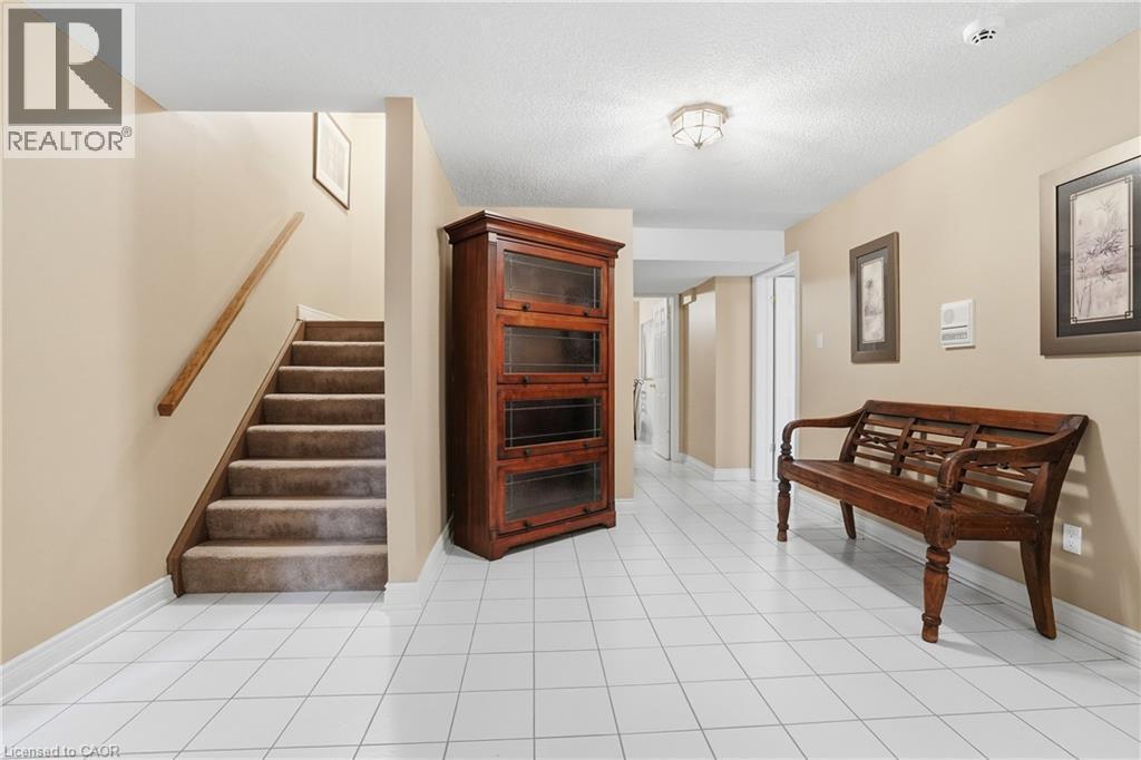 1121 Forestvale Drive, Burlington, ON - Indoor Photo Showing Other Room