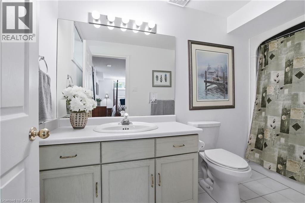 1121 Forestvale Drive, Burlington, ON - Indoor Photo Showing Bathroom