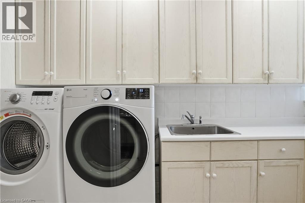 1121 Forestvale Drive, Burlington, ON - Indoor Photo Showing Laundry Room