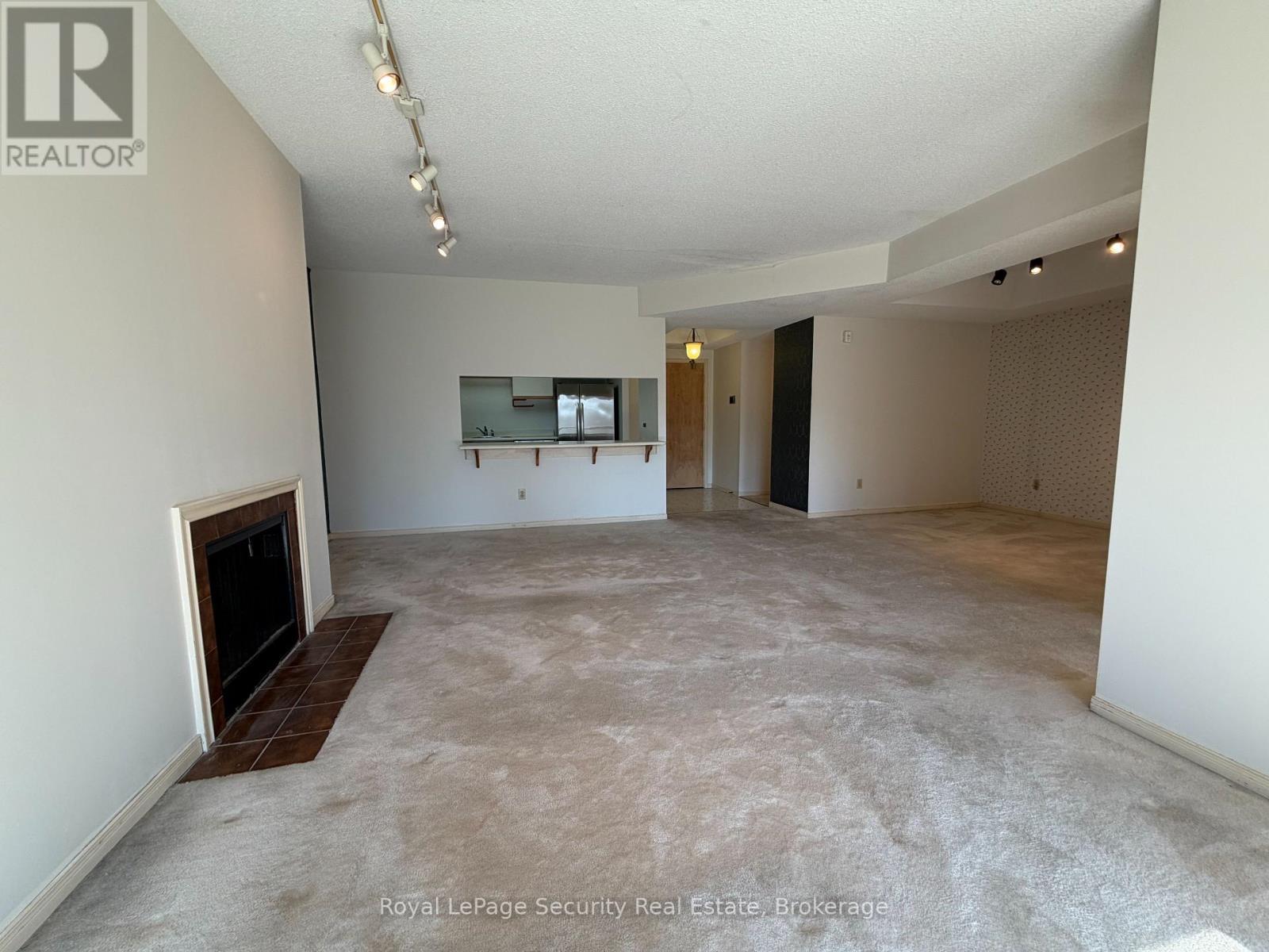 10 - 20 Glebe Road W, Toronto, ON - Indoor