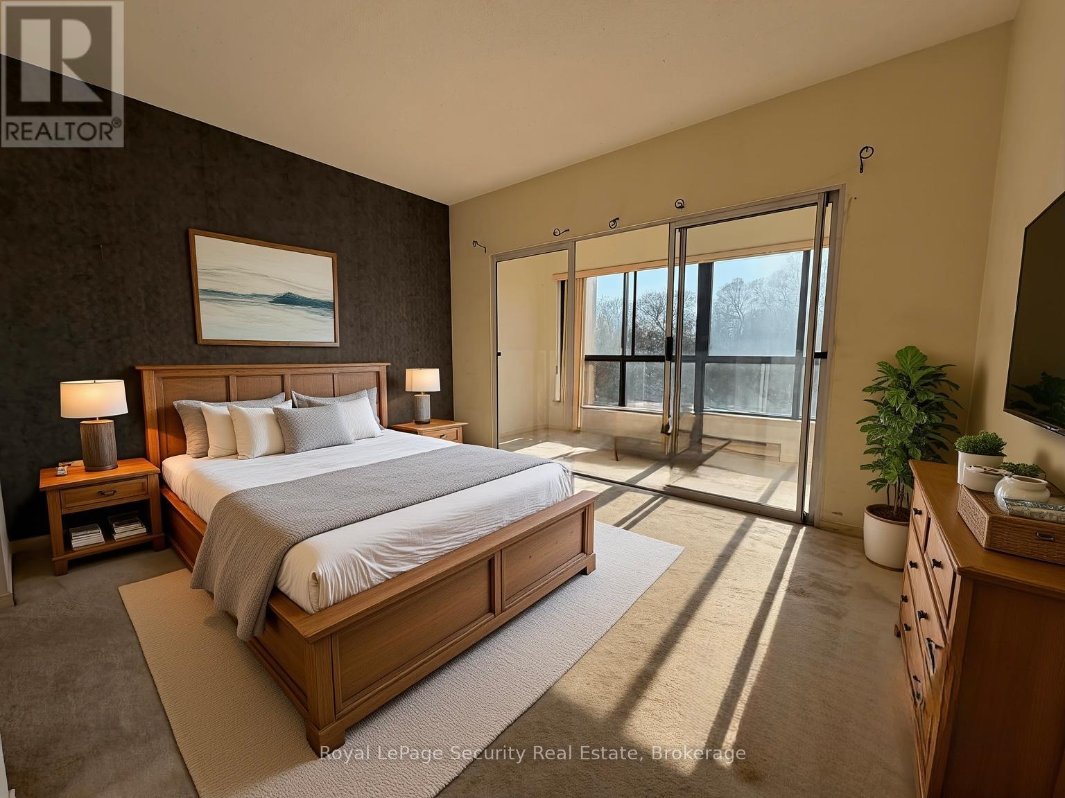 10 - 20 Glebe Road W, Toronto, ON - Indoor Photo Showing Bedroom