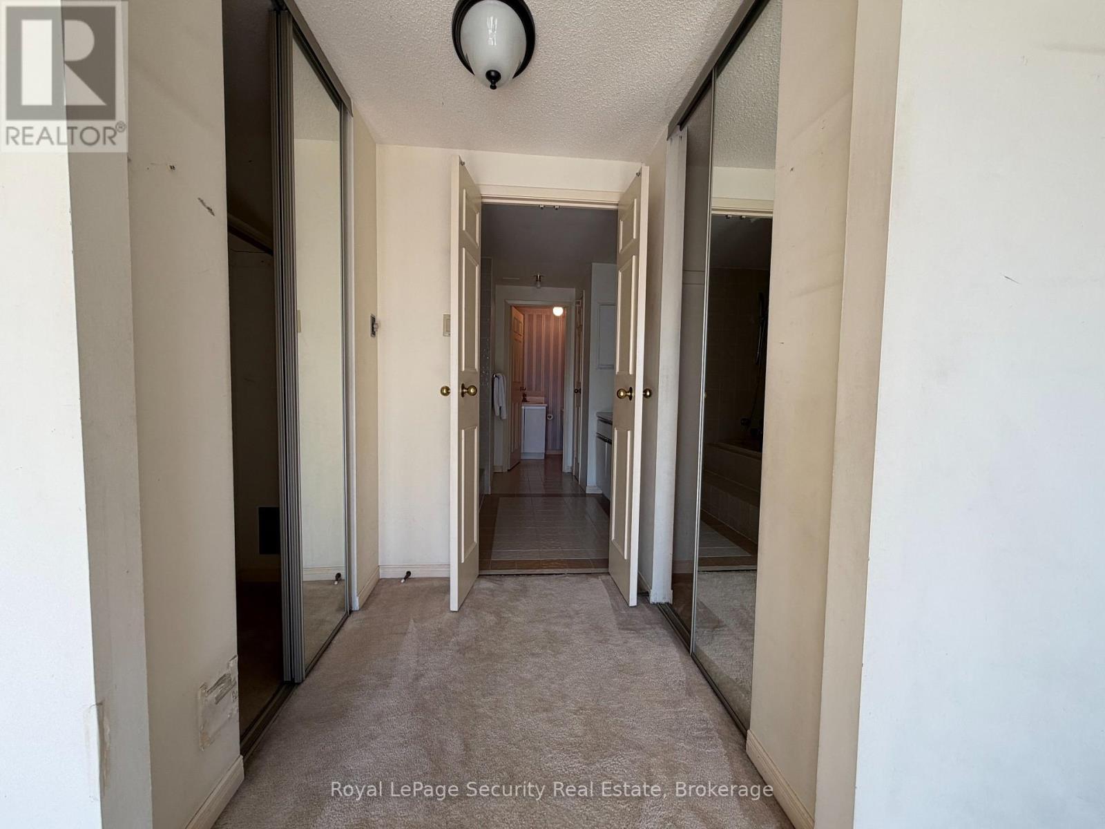 10 - 20 Glebe Road W, Toronto, ON - Indoor Photo Showing Other Room