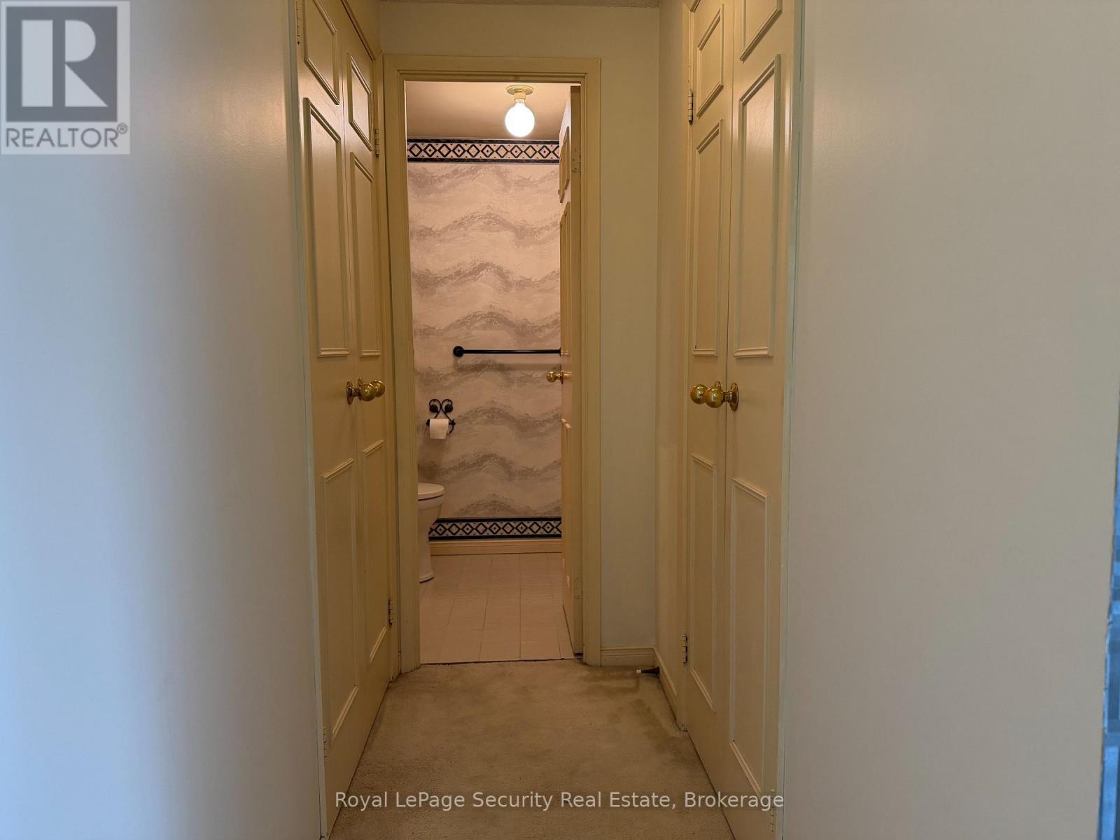 10 - 20 Glebe Road W, Toronto, ON - Indoor Photo Showing Other Room