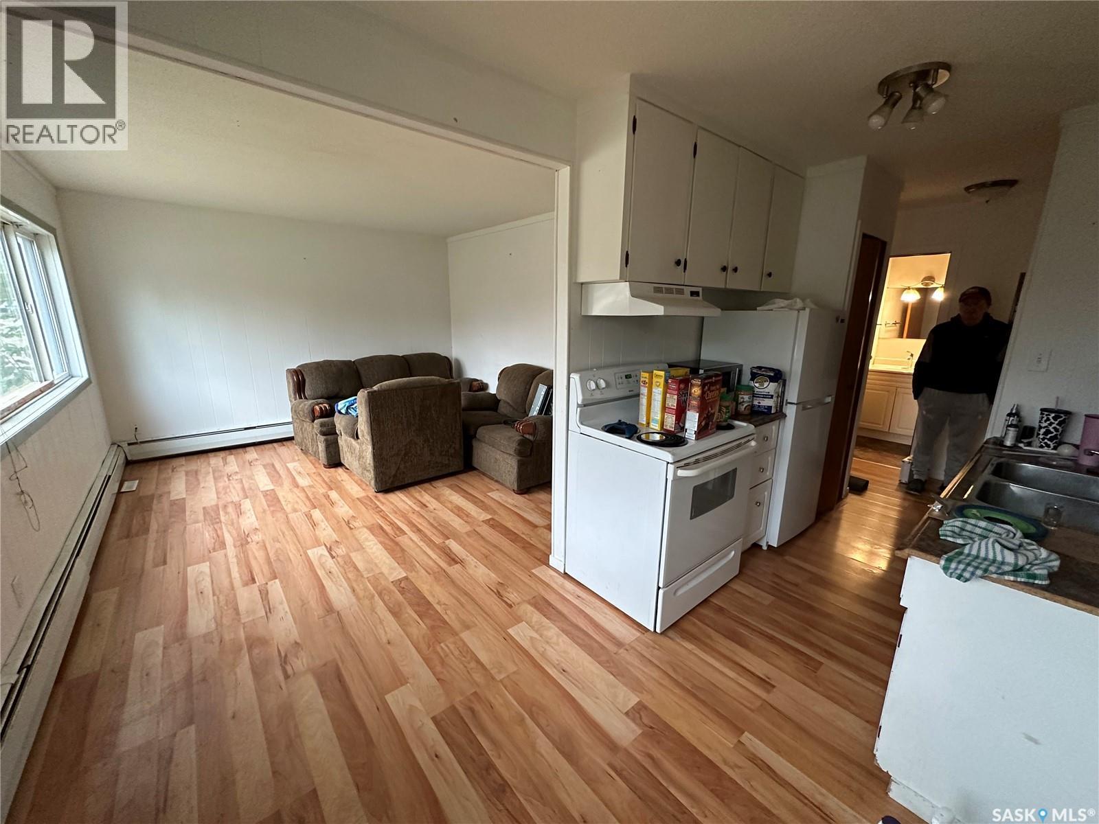 113 3Rd Street E, St. Walburg, SK - Indoor Photo Showing Other Room