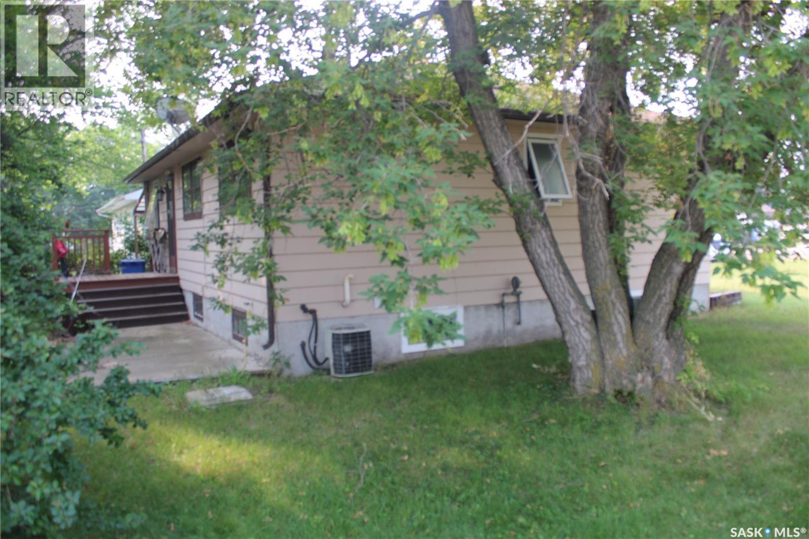 711 Yorkton Avenue, Theodore, SK