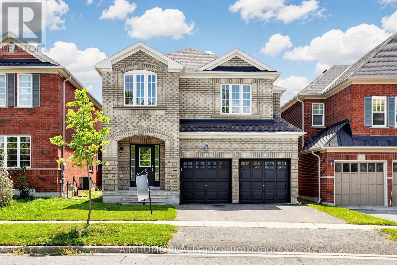 87 River Ridge Boulevard, Aurora, ON - Outdoor With Facade