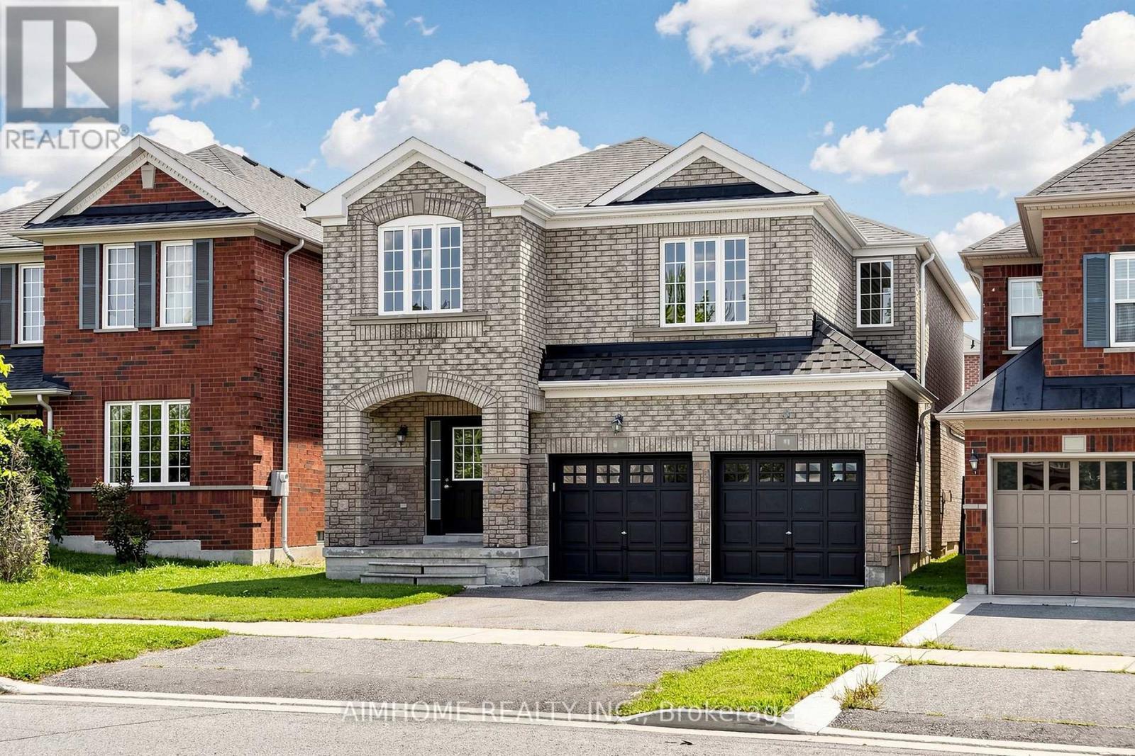 87 River Ridge Boulevard, Aurora, ON - Outdoor With Facade