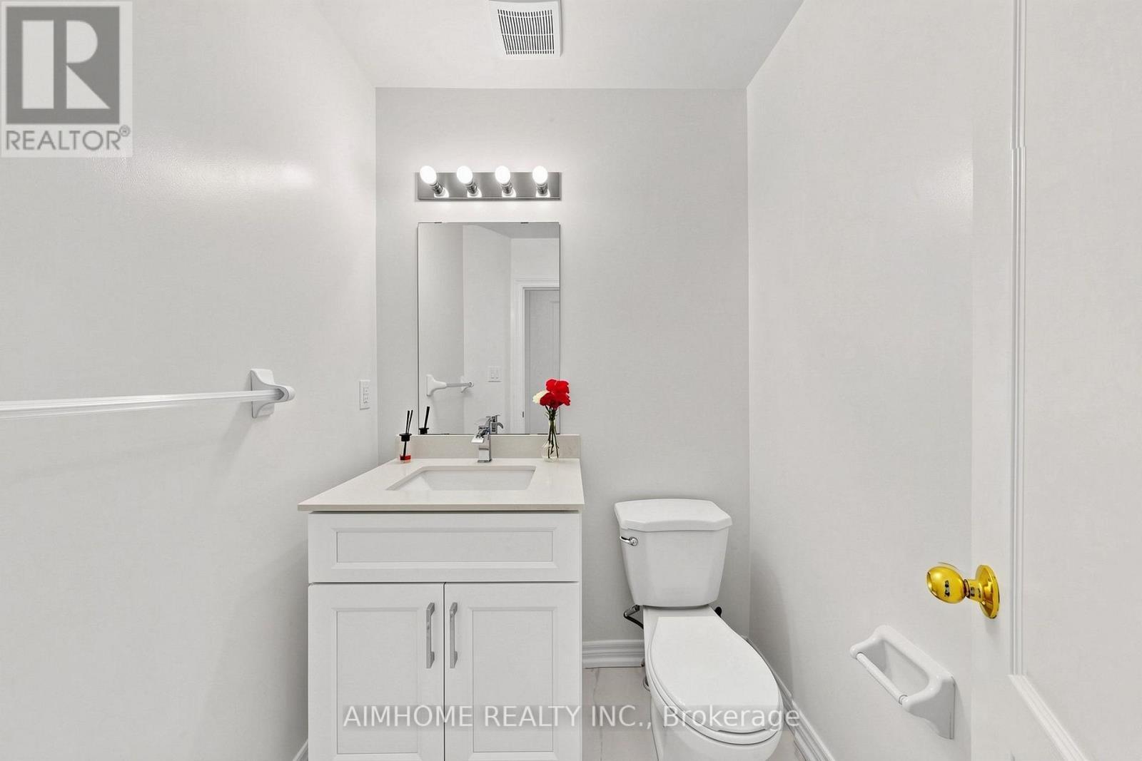 87 River Ridge Boulevard, Aurora, ON - Indoor Photo Showing Bathroom