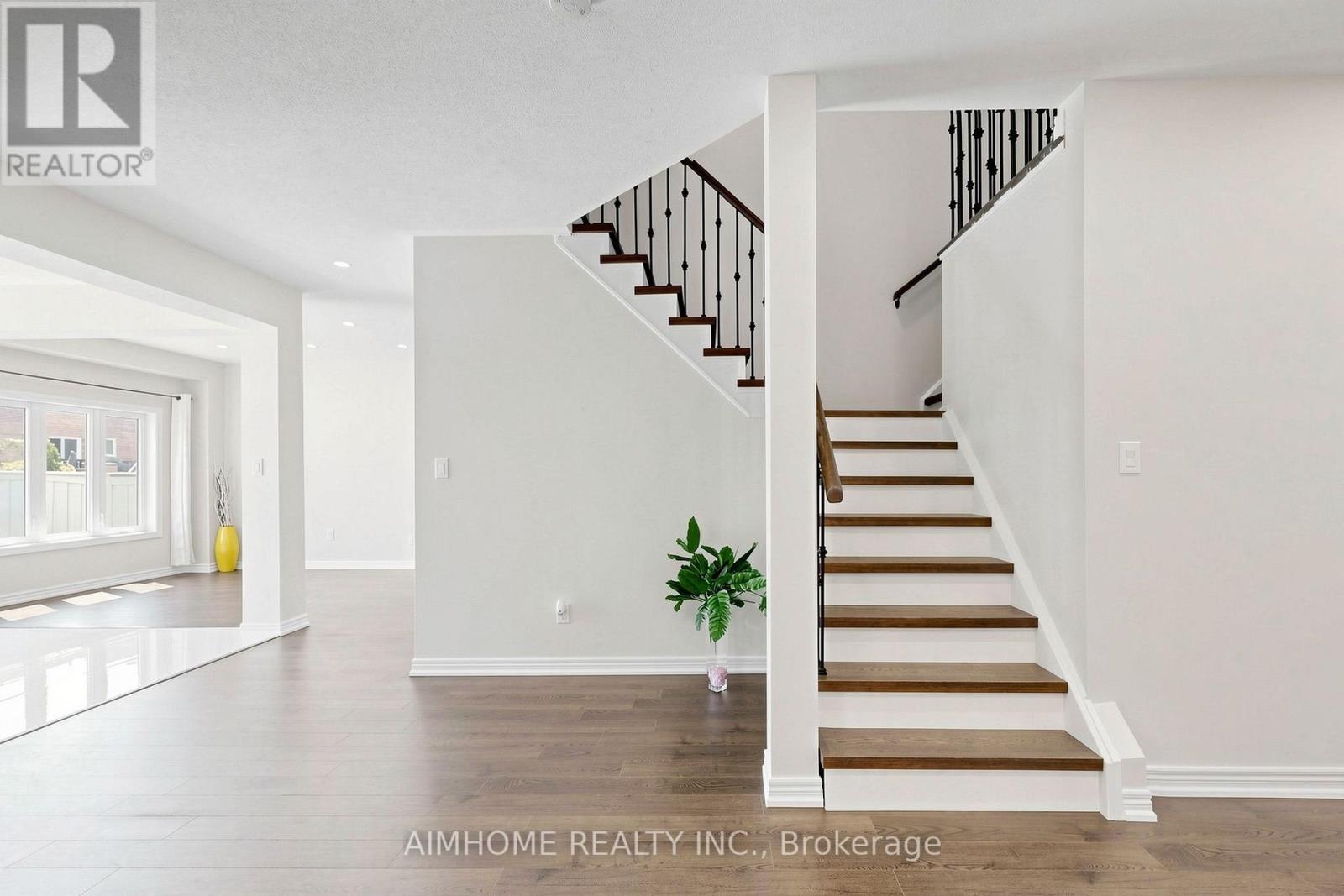 87 River Ridge Boulevard, Aurora, ON - Indoor Photo Showing Other Room