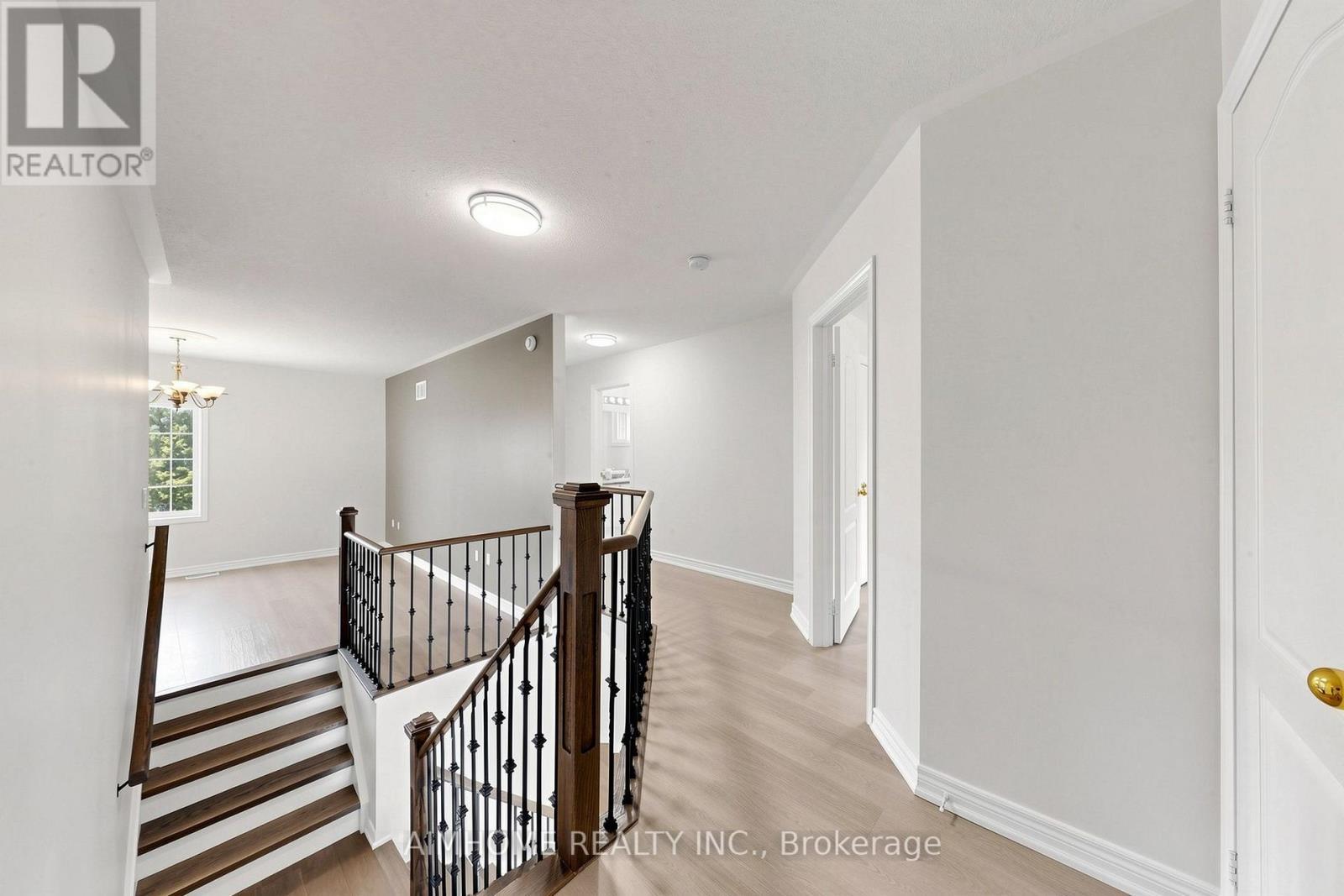 87 River Ridge Boulevard, Aurora, ON - Indoor Photo Showing Other Room