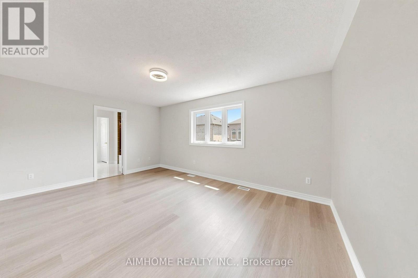 87 River Ridge Boulevard, Aurora, ON - Indoor Photo Showing Other Room