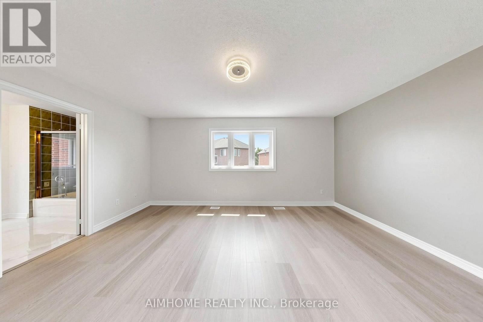 87 River Ridge Boulevard, Aurora, ON - Indoor Photo Showing Other Room