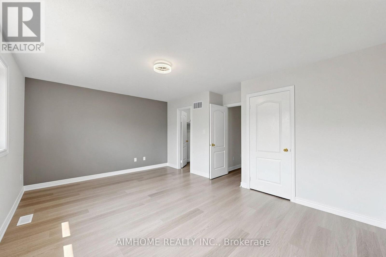 87 River Ridge Boulevard, Aurora, ON - Indoor Photo Showing Other Room