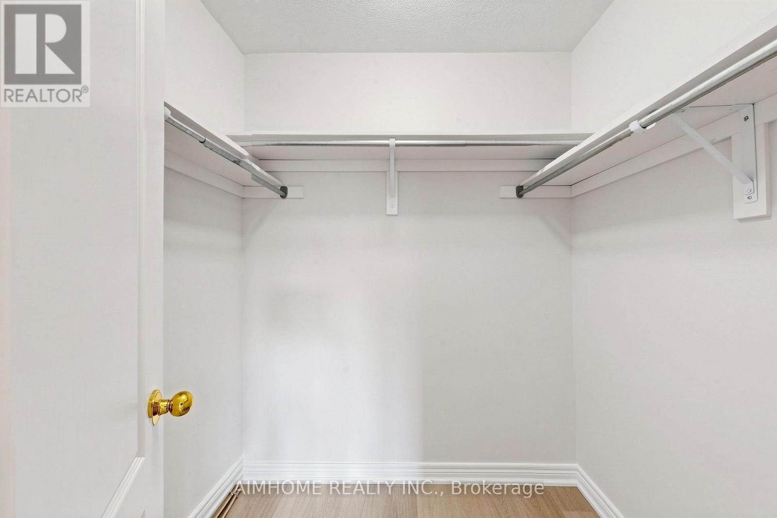 87 River Ridge Boulevard, Aurora, ON - Indoor With Storage