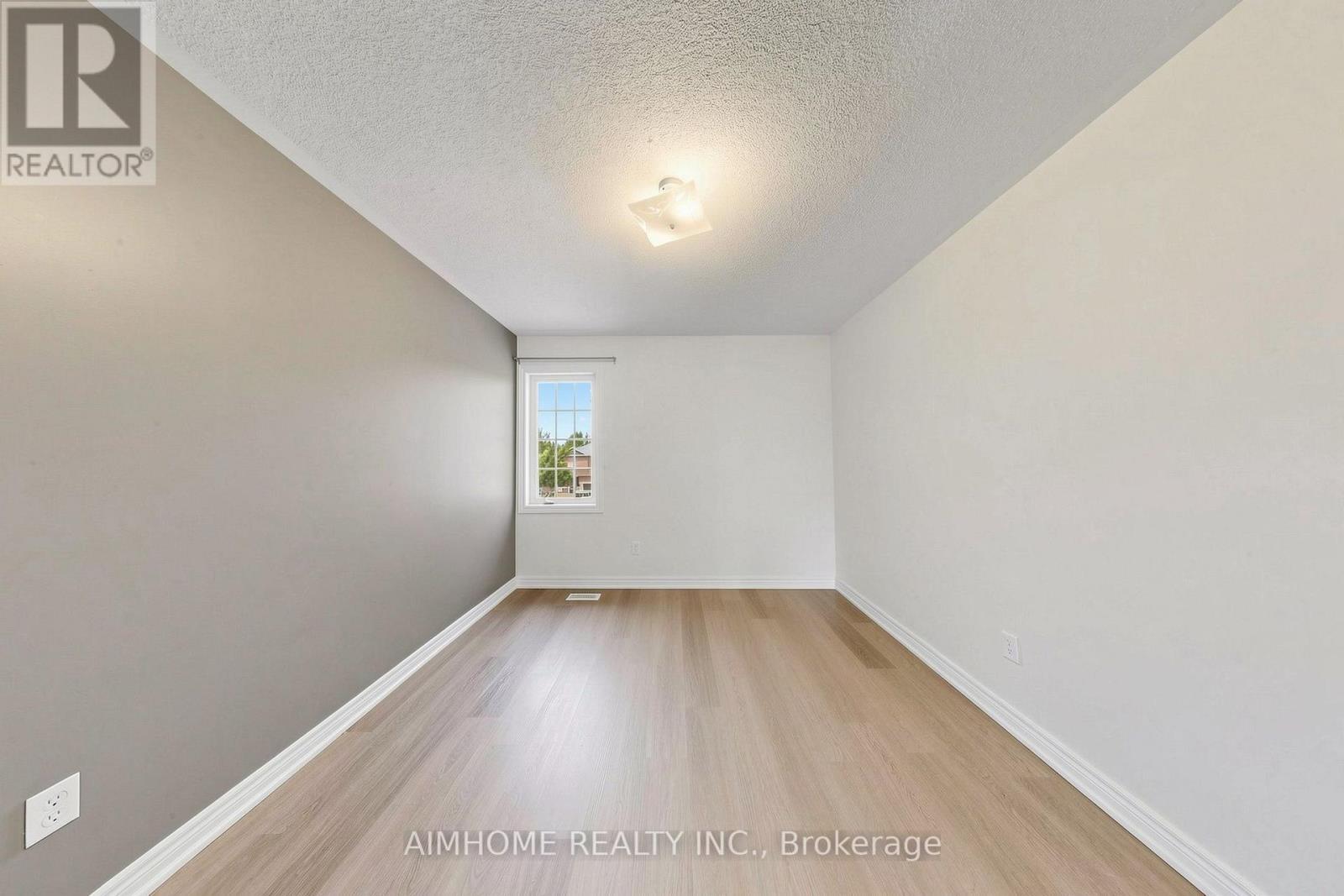87 River Ridge Boulevard, Aurora, ON - Indoor Photo Showing Other Room